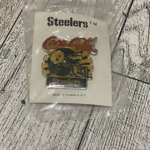 Vintage 1985 Coca Cola NFL Steelers collectors pin